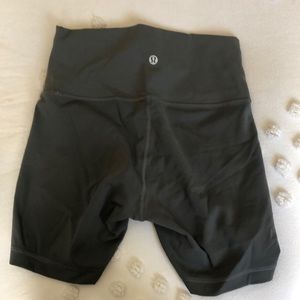 wunder under training shorts